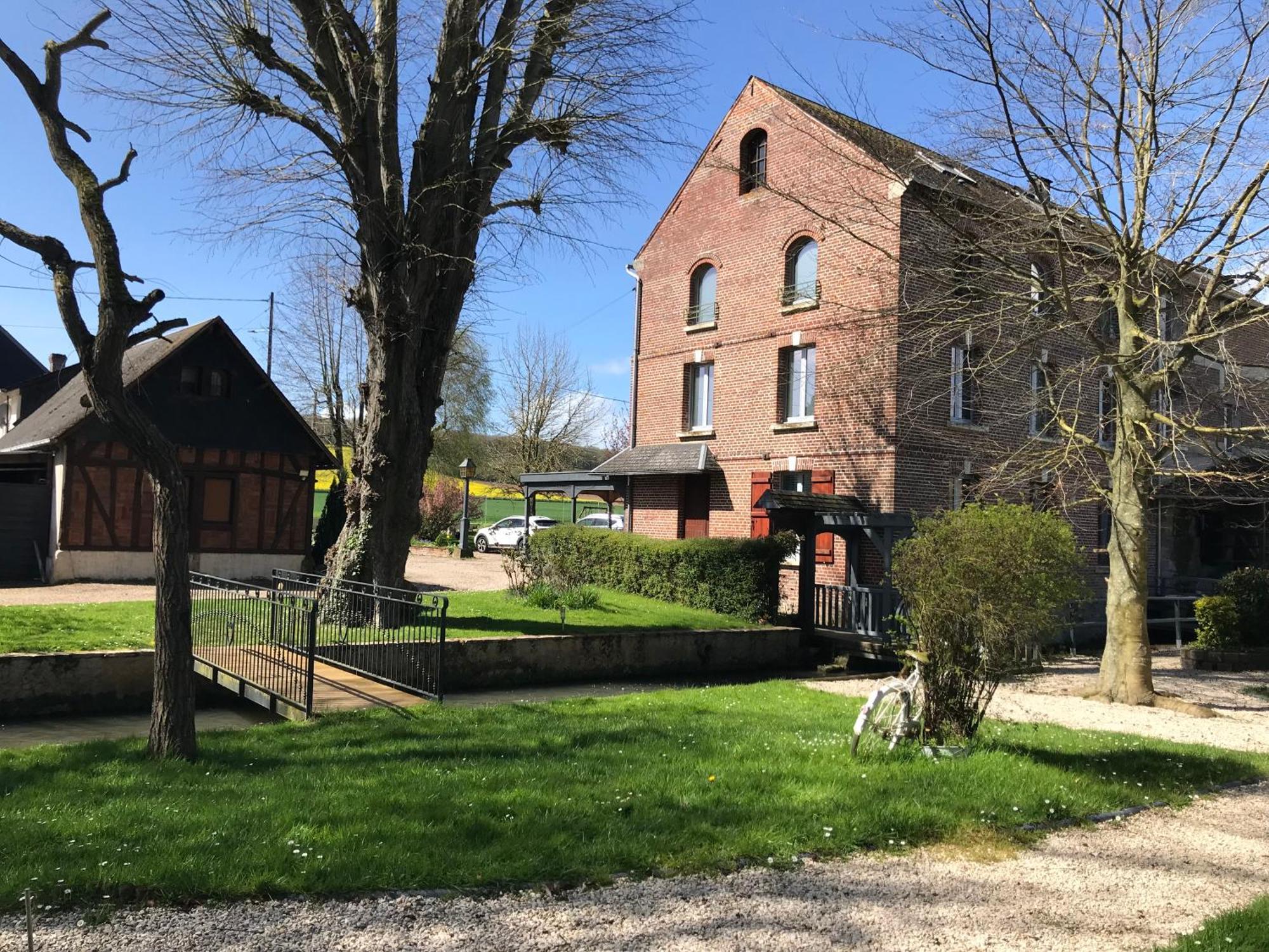 Logis - Hotel & Restaurant Moulin Des Forges Saint-Omer-en-Chaussée Exterior photo
